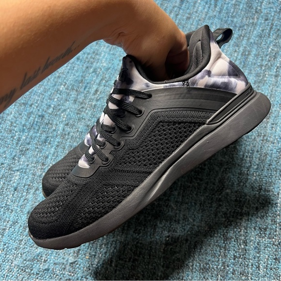 APL Techloom Tracer Running Shoes in Black White Tie Dye - Picture 4 of 9